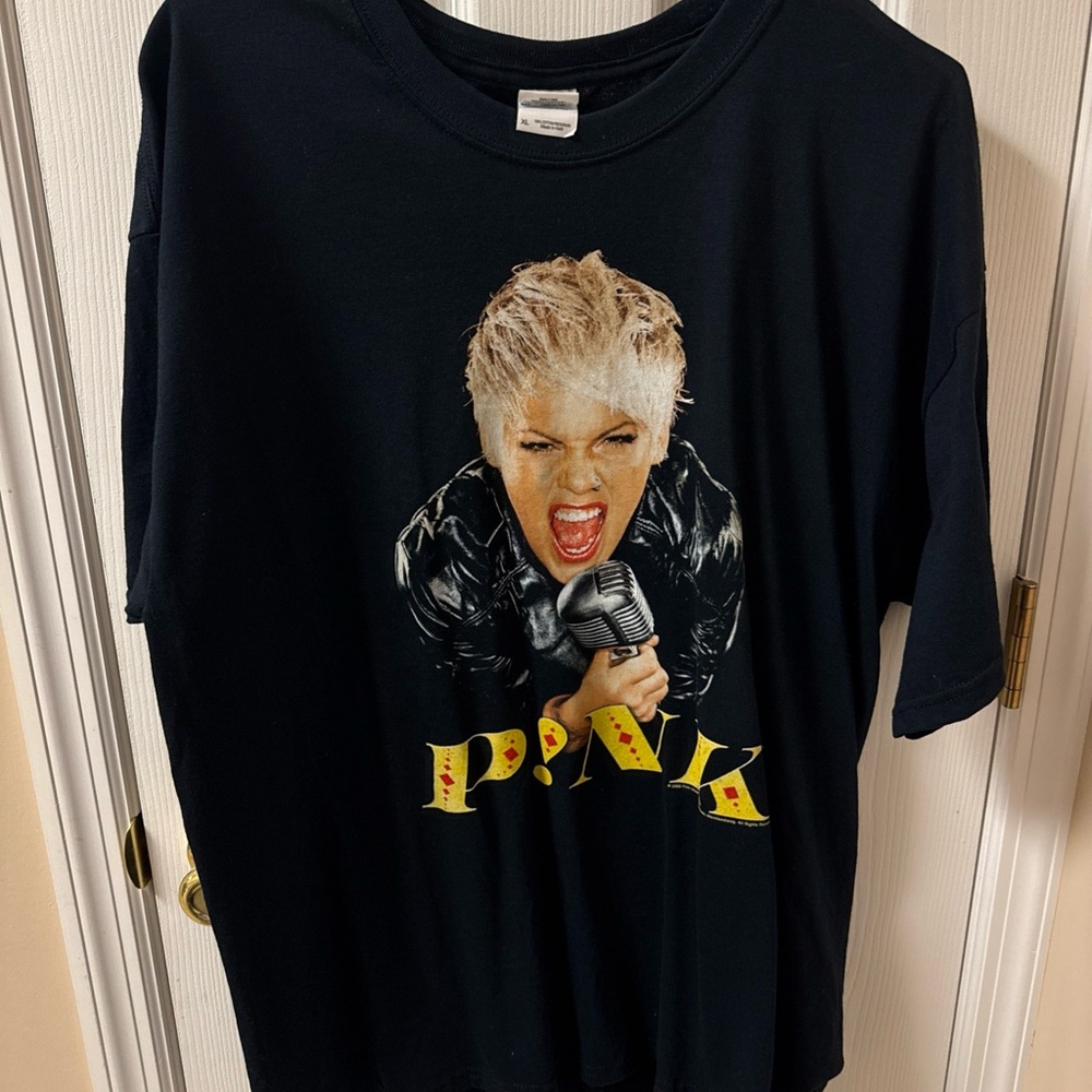 VTG-Pink 2009 Funhouse North American Tour T Shirt Size XL-Never Worn-NEW